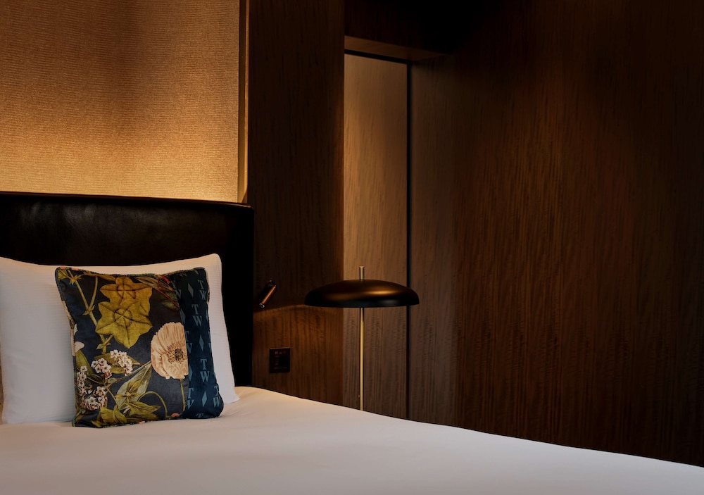 The Westminster Suite photo 2