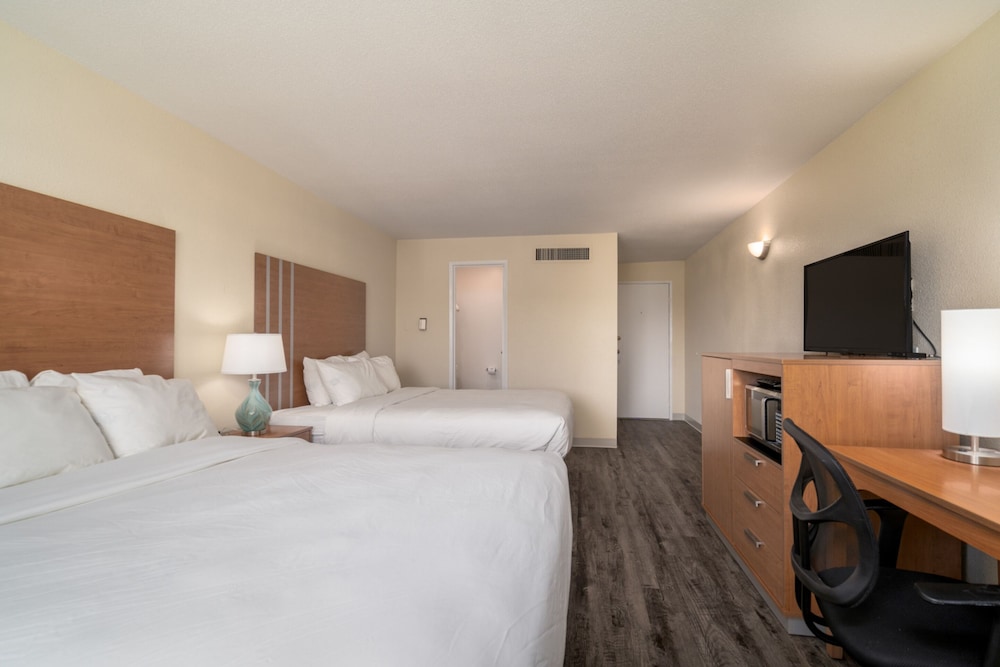 Deluxe Room, 2 Queen Beds photo 1