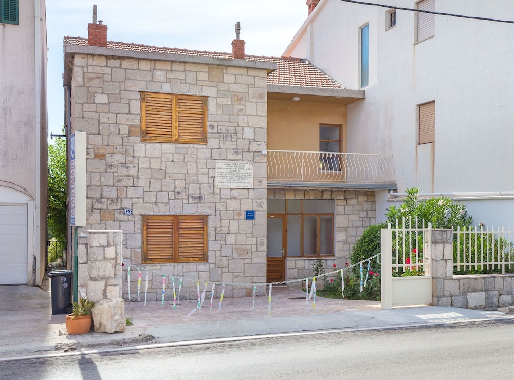 House (Holiday Home)