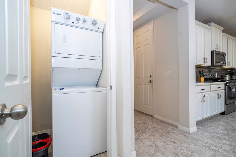 Magical Home Modern Rooms Pool Spa and Game Room Near Clubhouse, 写真 17