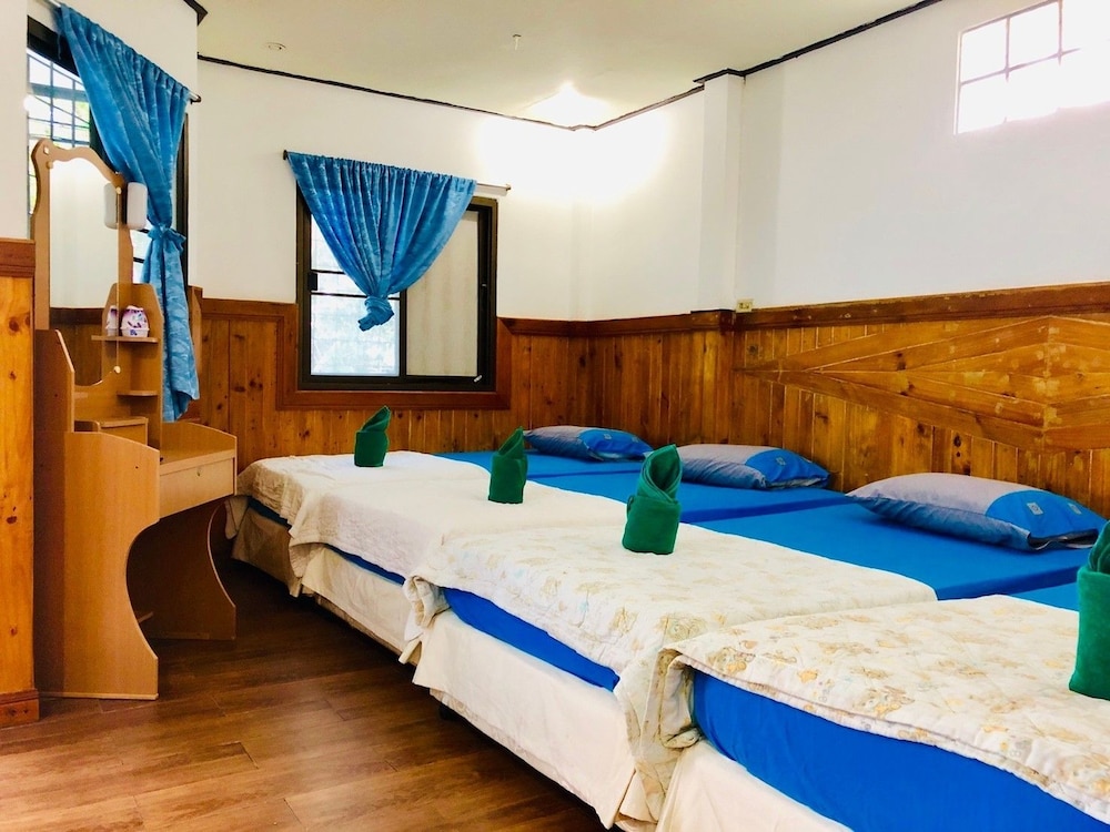 Basic Quadruple Room, 1 Bedroom, Garden View photo 3