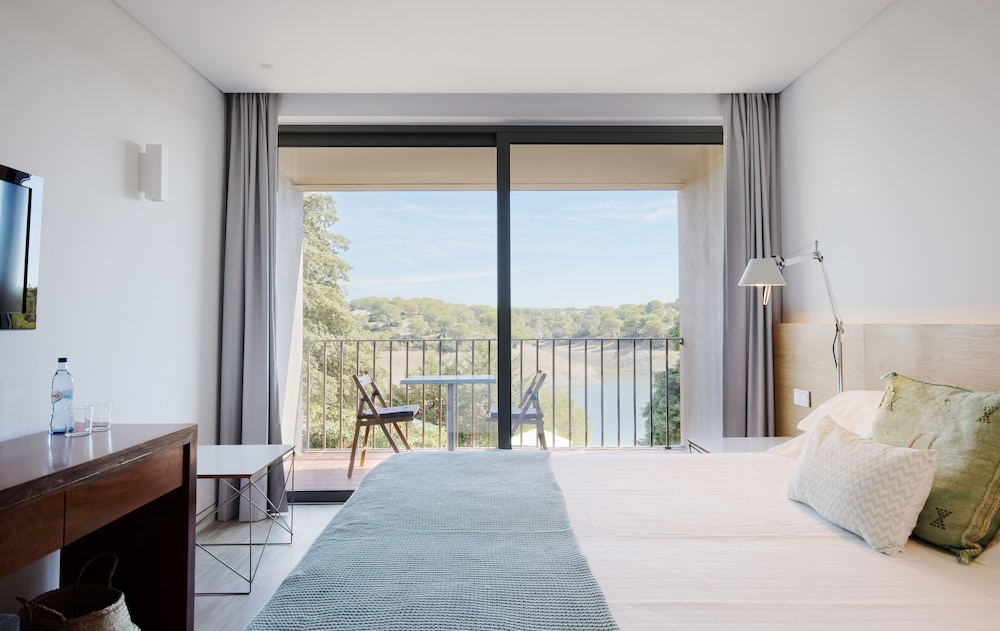 Superior Double Room, Balcony, River View