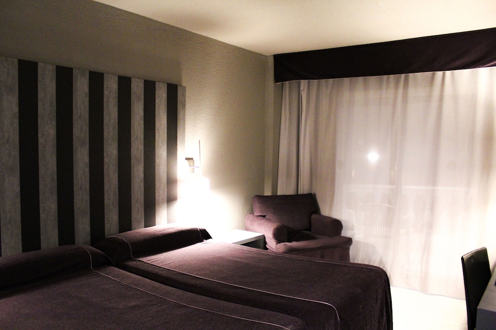 Standard Double Room - Photo 5