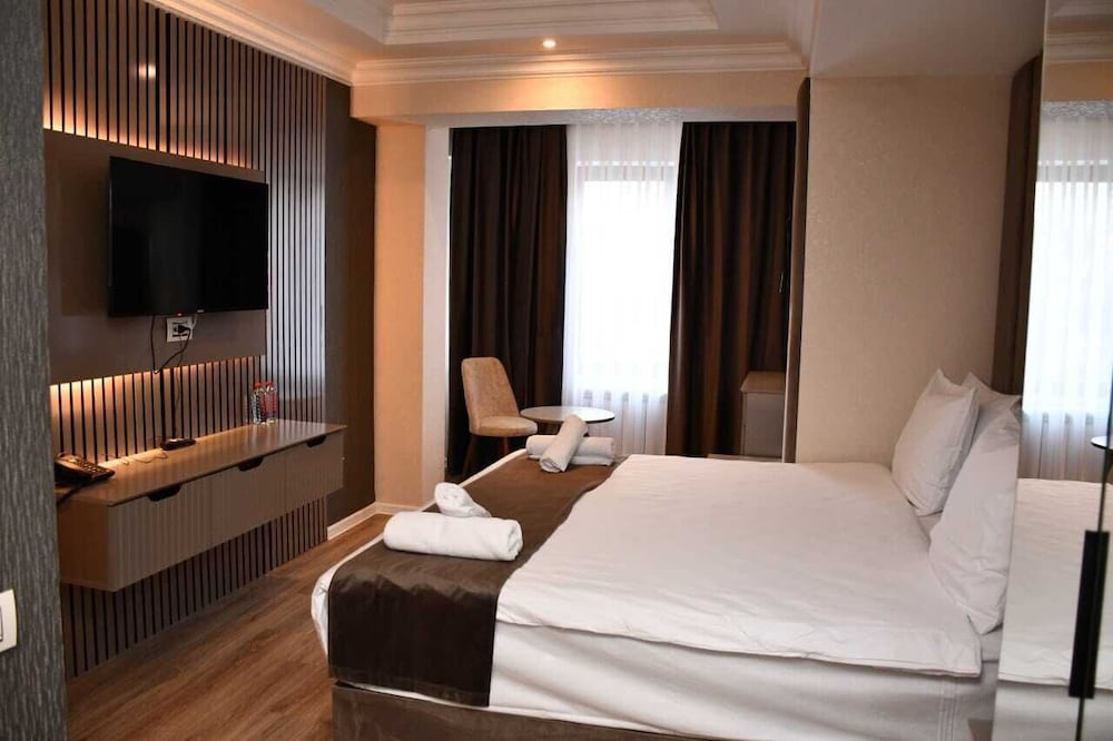 Deluxe Room, City View