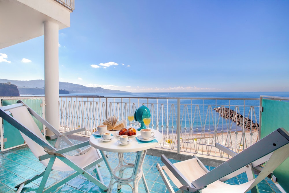 Suite, Balcony, Sea View - Photo 7