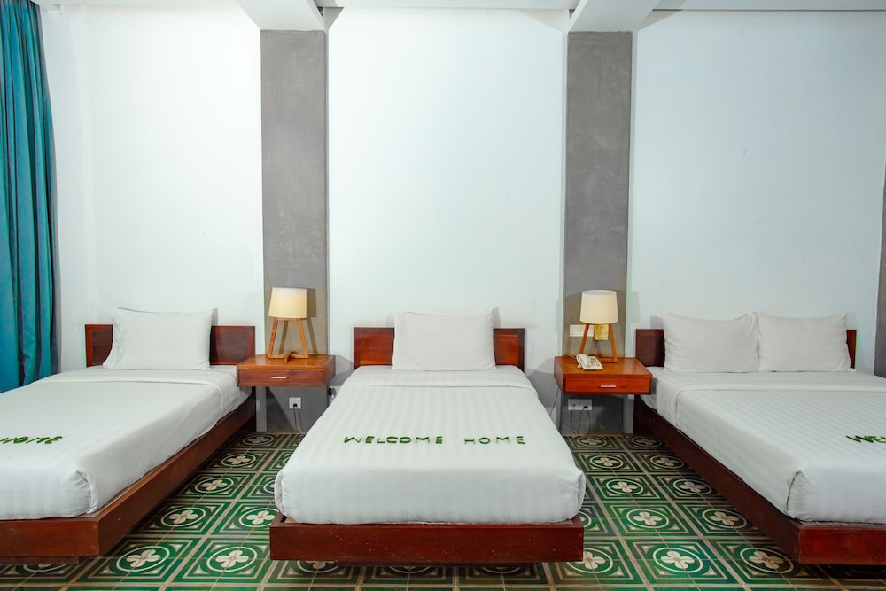 Infinity Poolside Family Suite - Photo 6