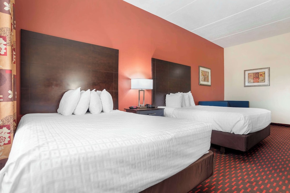 Standard Room, 2 Queen Beds, Accessible, Refrigerator & Microwave (with Sofabed) - Photo 3
