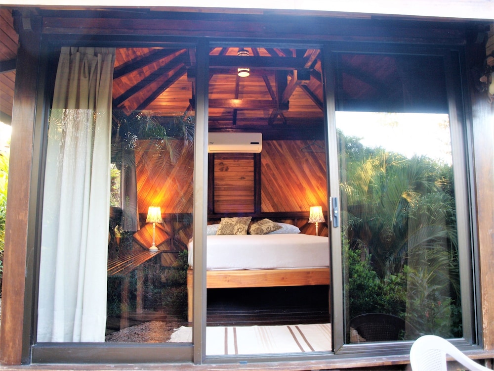 Deluxe Cabin, 1 Queen Bed, Private Bathroom, Mountain View