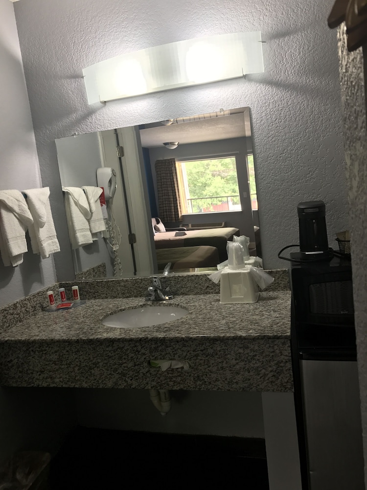 Standard Room, 1 King Bed, Non Smoking - Photo 14
