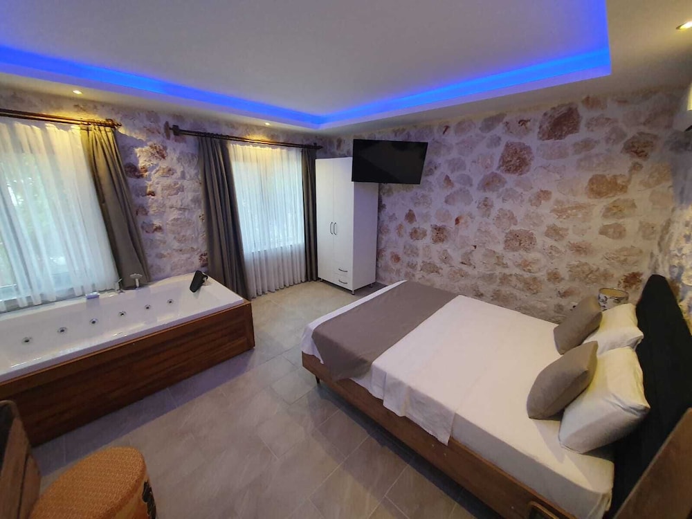 Tas Ev ( Stone House ) photo 1
