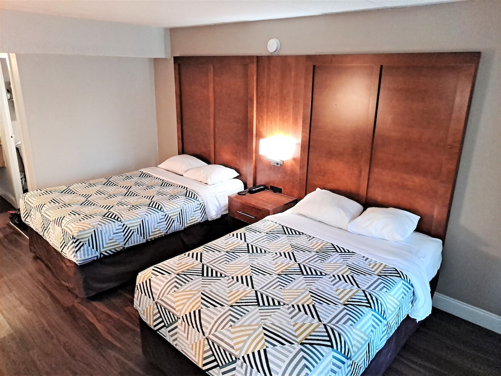 Standard Room, 2 Double Beds, Non Smoking photo 1