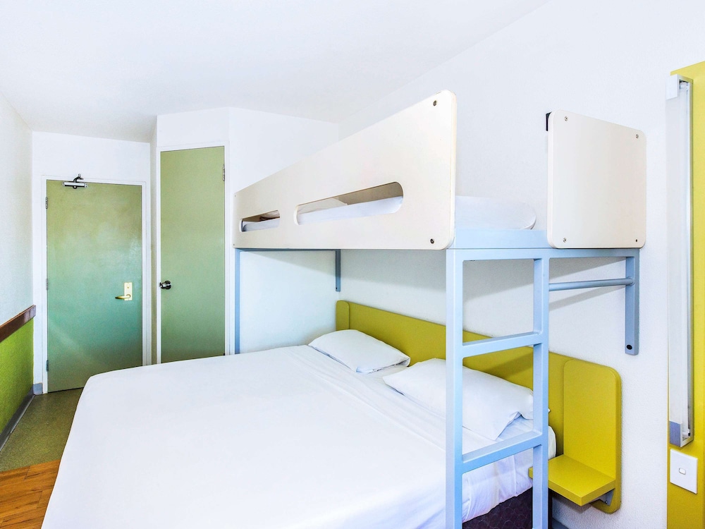 Standard Room, Multiple Beds photo 1