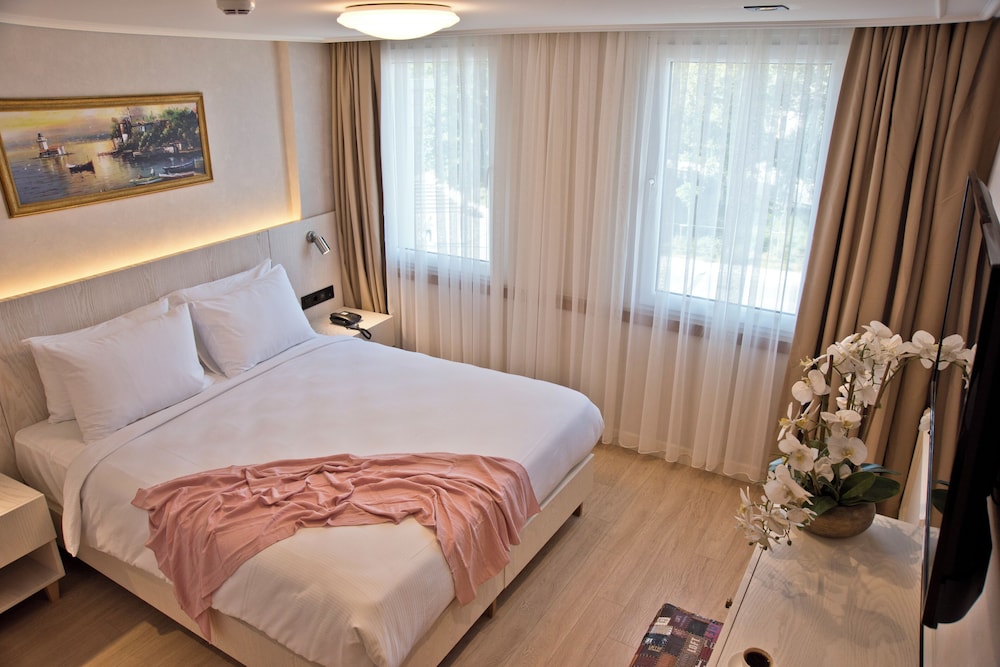 Superior Double Room, City View photo 1