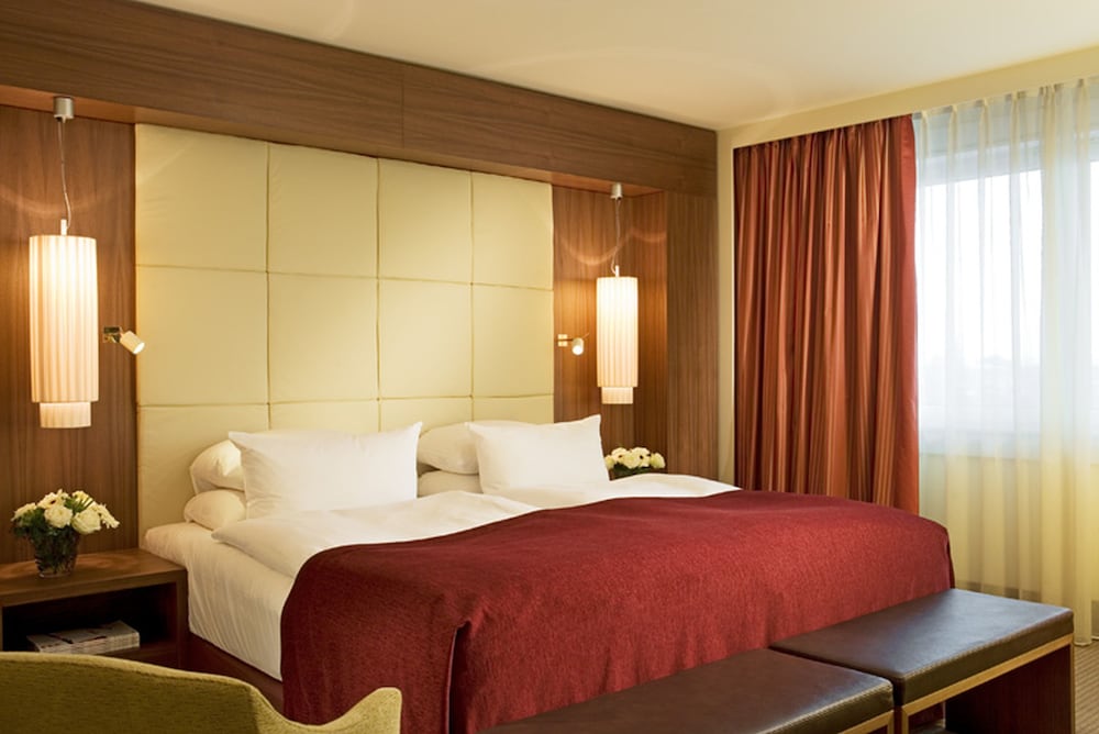 Deluxe Suite, 1 King Bed - Photo 2