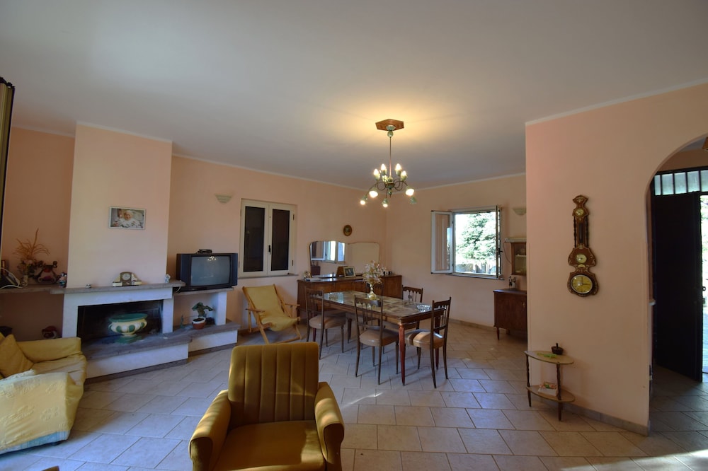 Condo, Balcony