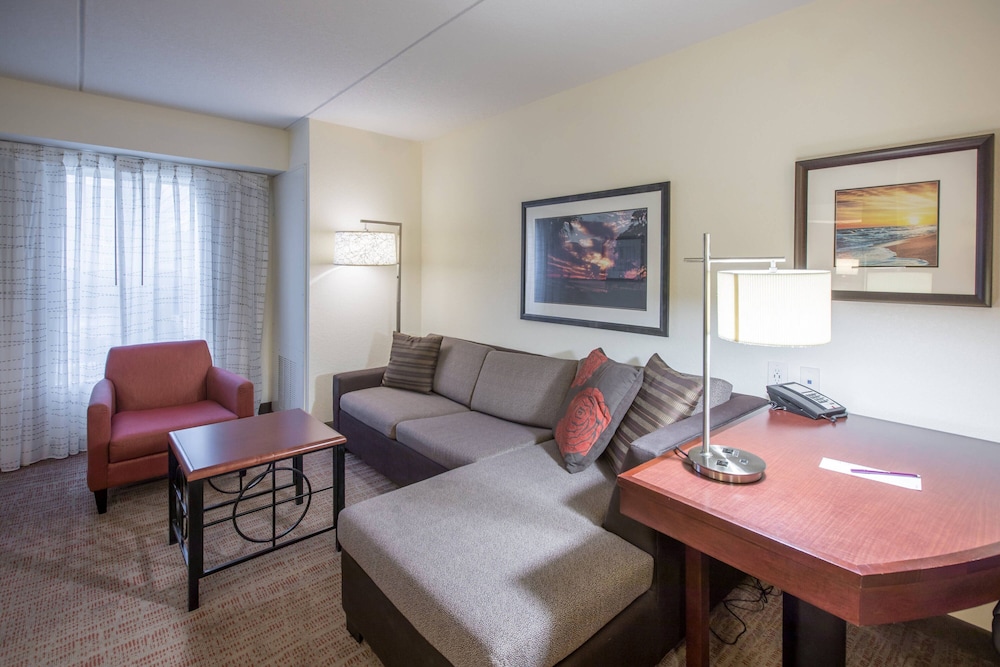 Suite, 1 Bedroom - Photo 7