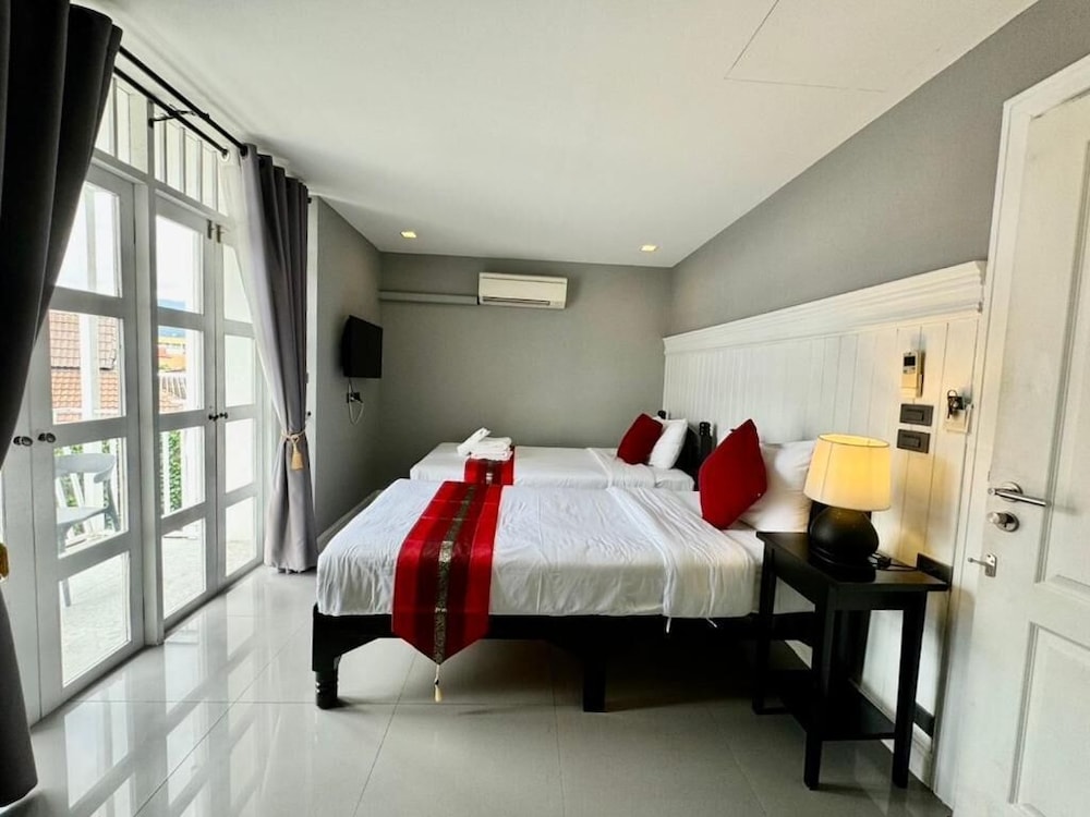 Deluxe Twin Room - Photo 1