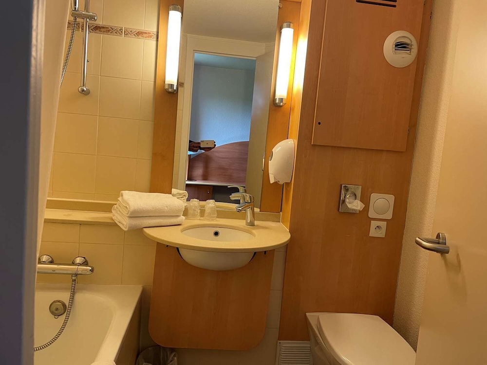 Standard Triple Room photo 2