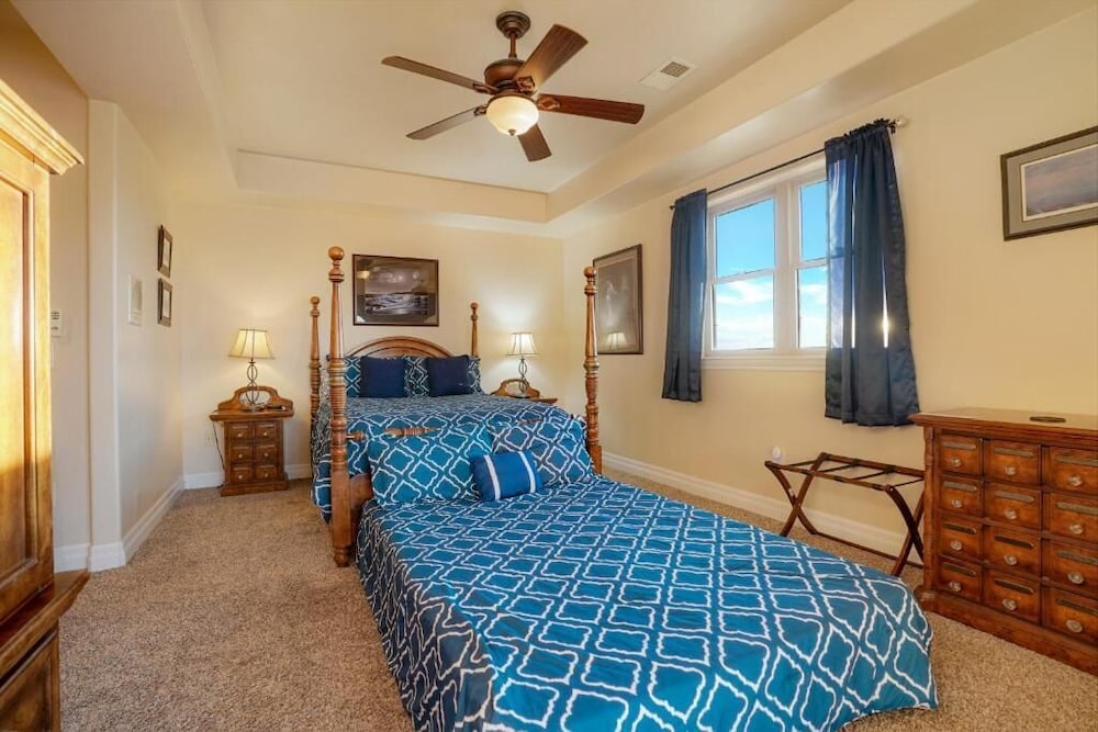 Deluxe Balcony Suite,  Mountain View photo 3