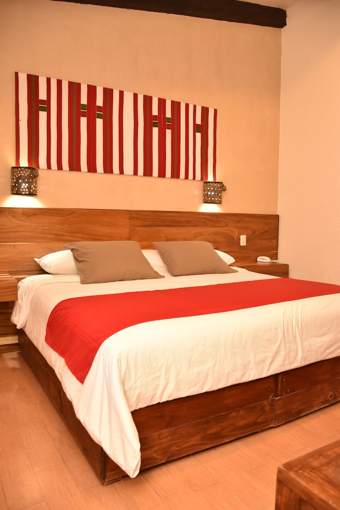 Standard Room, 1 King Bed - Photo 4