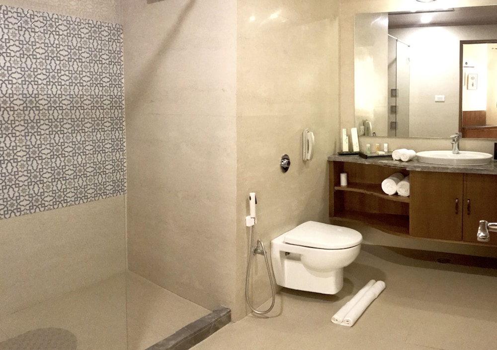 Suite - Photo 5