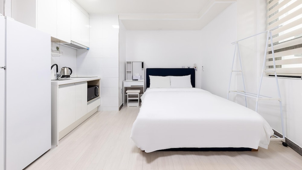 Basic Room, 1 Bedroom (101) - Photo 1