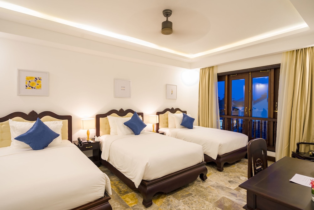 Deluxe Triple Room photo 3