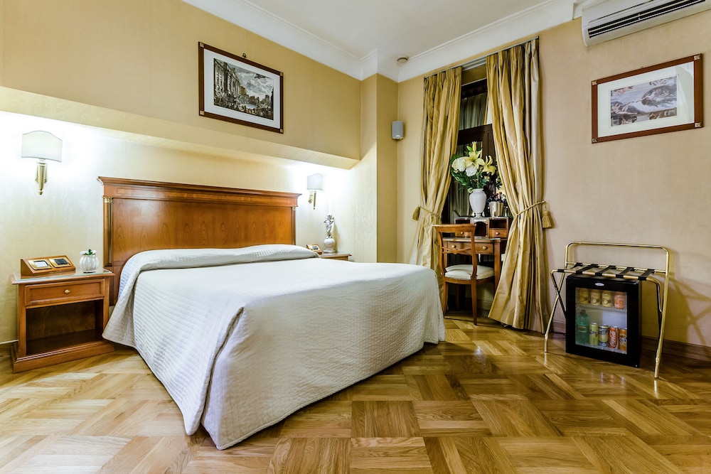Luxury Double or Twin Room photo 1