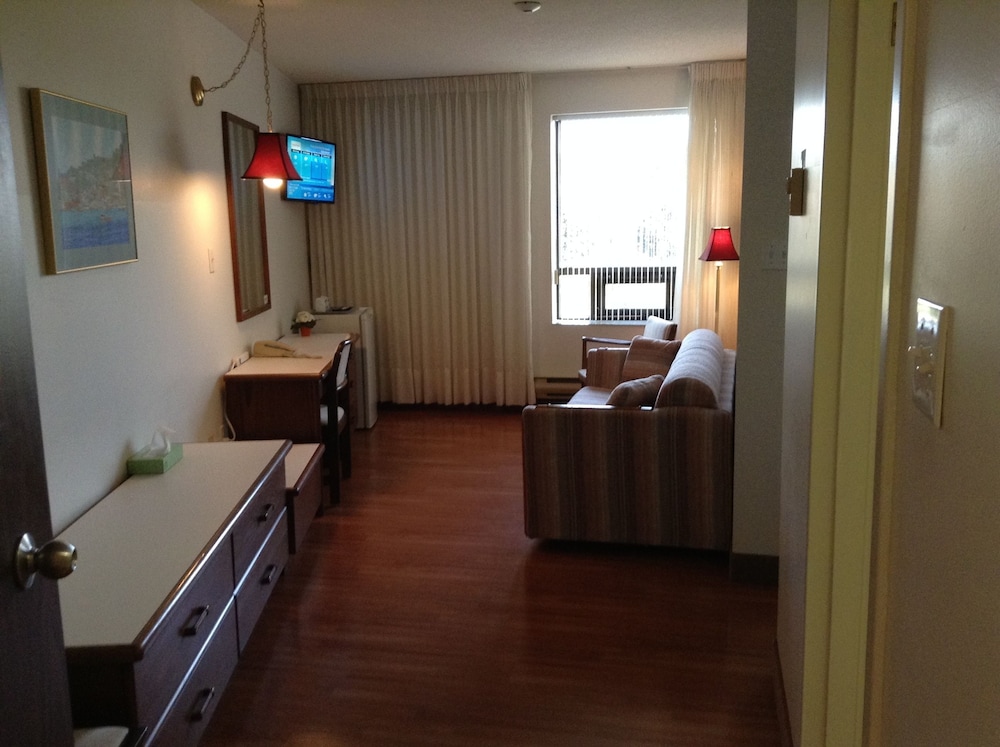 Comfort Suite, 1 King Bed, Jetted Tub (& Sitting Room) photo 3