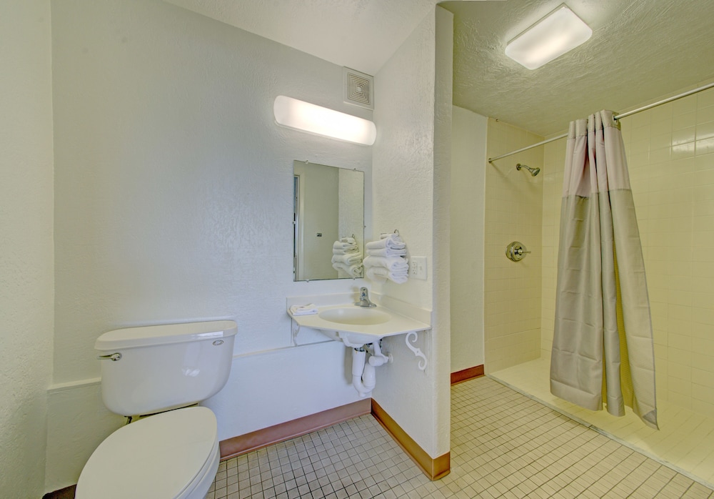 Deluxe Room, 2 Queen Beds, Accessible, Non Smoking photo 3