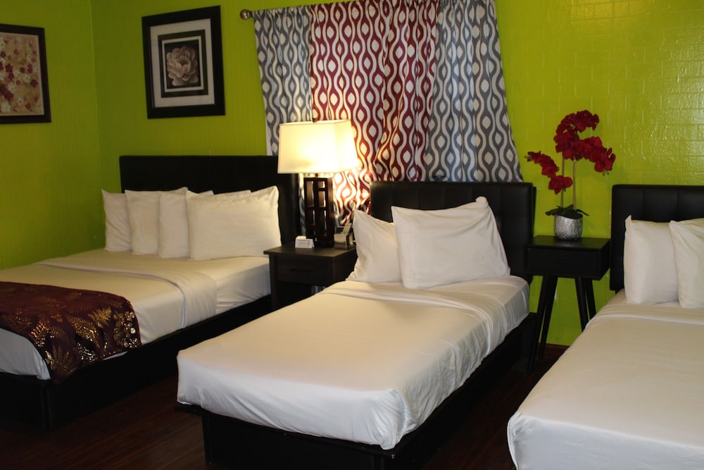 Family Room, Multiple Beds photo 1