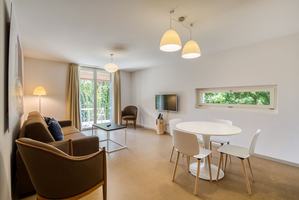 Family Suite, Multiple Beds, Garden View
