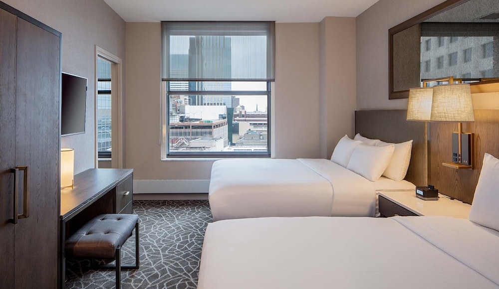 Suite, 2 Queen Beds (2 Queen Beds)