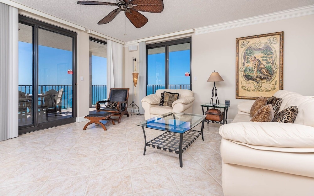 Condo, 3 Bedrooms