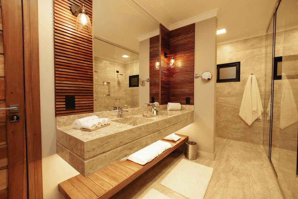 Deluxe Room, Multiple Bedrooms, Patio, Garden View thumbnail 5