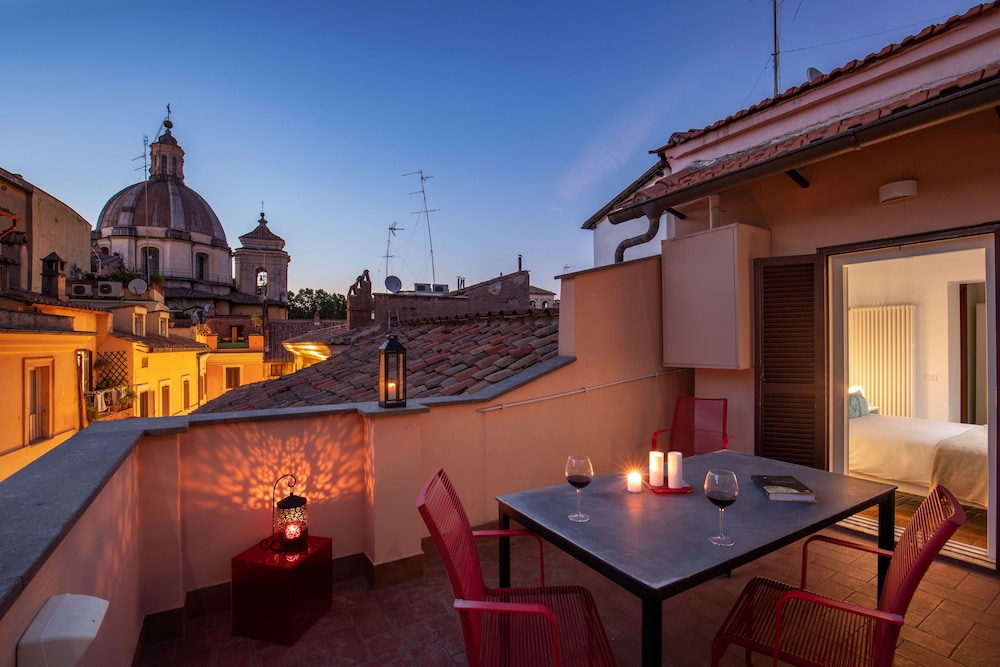 Panoramic Double Room, 1 Queen Bed, Ensuite, City View photo 3