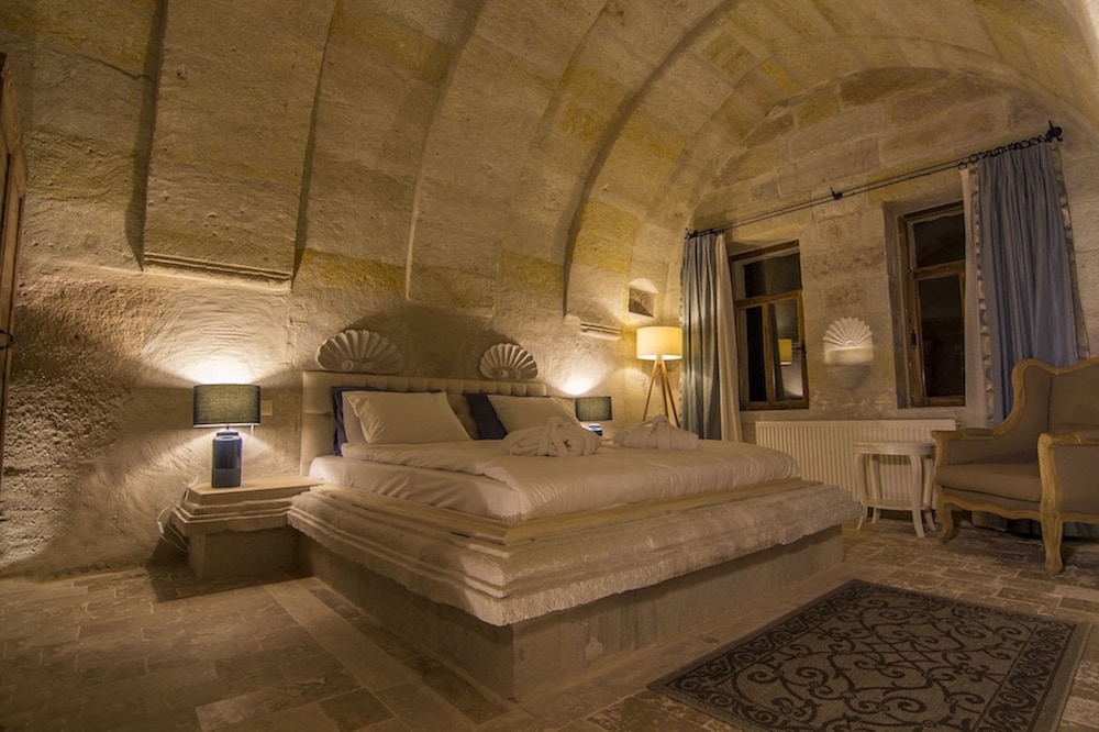 Presidential Cave Suite photo 1