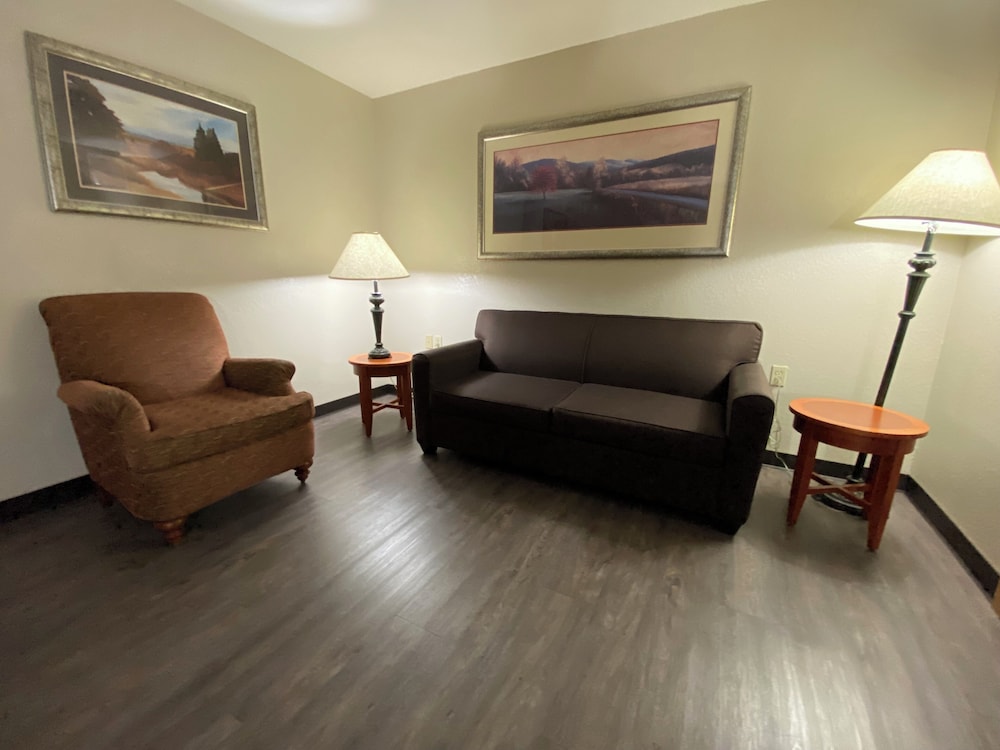 Suite (Two Room) photo 3