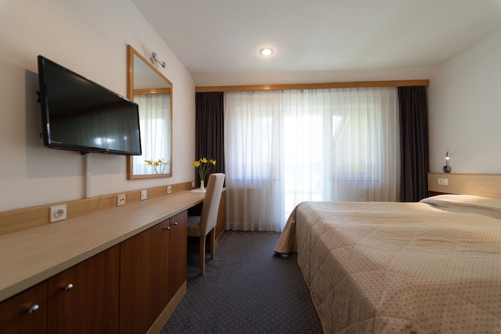 Superior Double or Twin Room, Balcony - Photo 11