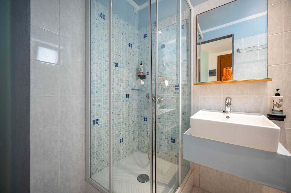 Double or Twin Room, Beach View thumbnail 6
