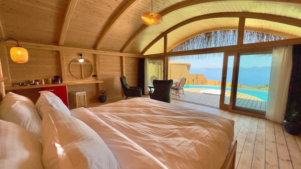 Incir ( Private Pool and Jacuzzi )