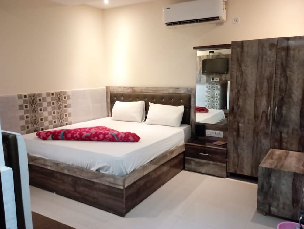 Deluxe Room, City View