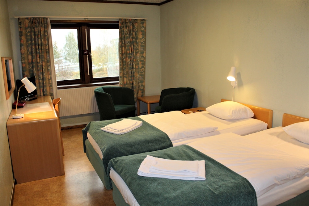Economy Double Room, 2 Twin Beds photo 1