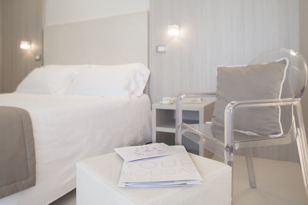 Double or Twin Room photo 2