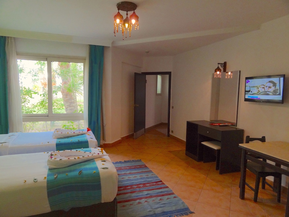 Standard Double or Twin Room photo 3