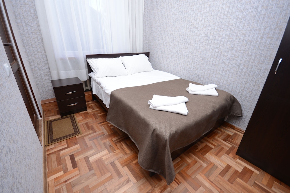Classic Room, 1 Queen Bed, Garden View photo 1