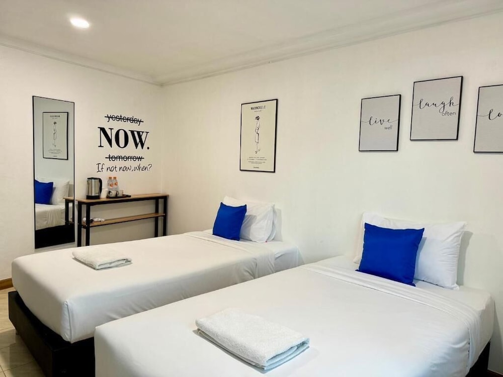Standard Twin Room photo 2
