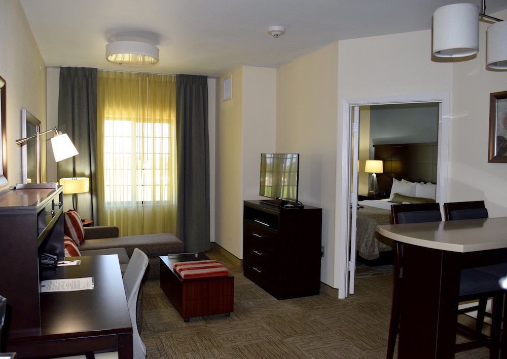 Suite, 1 Bedroom, Accessible, Kitchen (Hearing, Mobility, Bathtub) - Photo 6