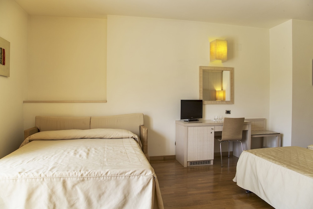 Superior Triple Room (Le Sale) photo 1