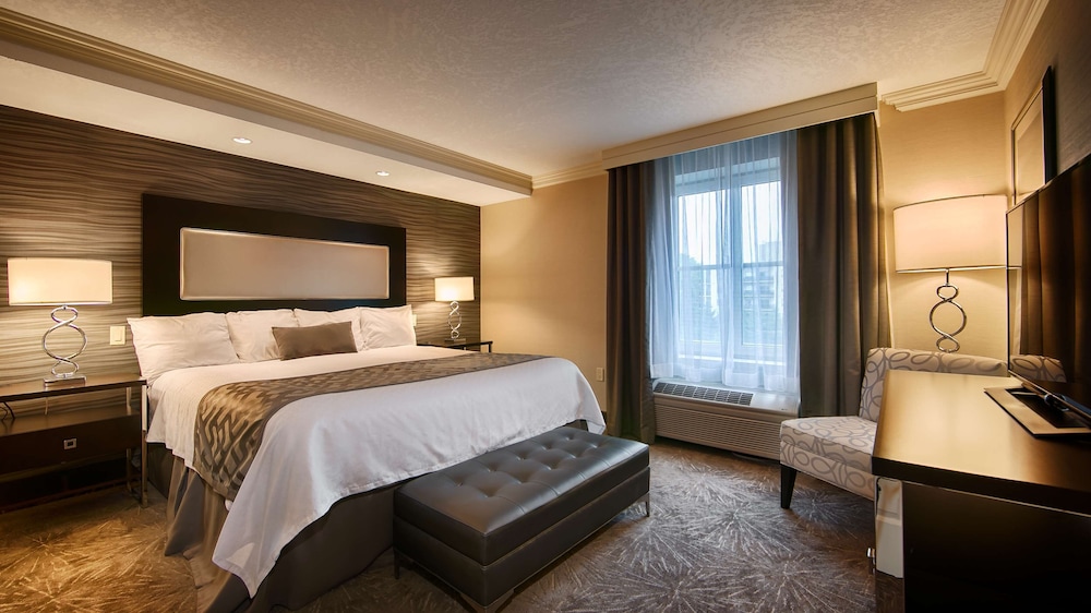 Deluxe Suite, 1 King Bed, Non Smoking, Jetted Tub